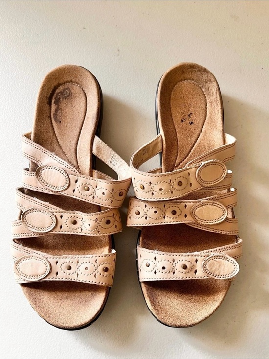 Clarks Shoes - Clarks Leisa Cacti Open Toe Sandals Slip On Size 8.